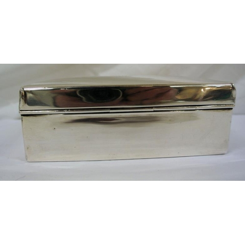 64 - London silver cased jewellery or cigarette box, crested, 48g