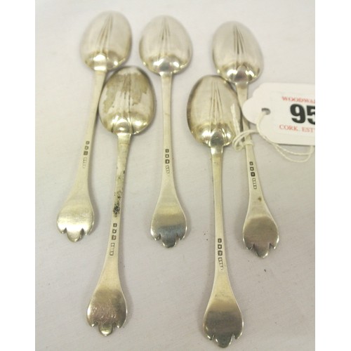 95 - Set of five London silver rat-tail teaspoons with shaped handles, dated 1902, 68g