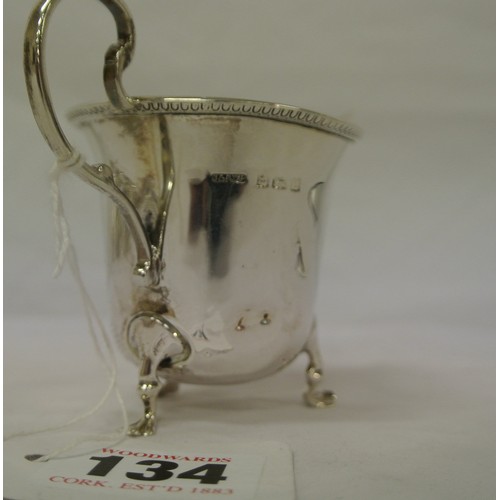 134 - Birmingham silver creamewer with beaded rim, shaped handle, on three hoof feet, dated 1919, 55g