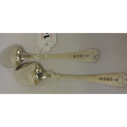 141 - Pair of London silver spoons with crested handles, dated 1818, 92g