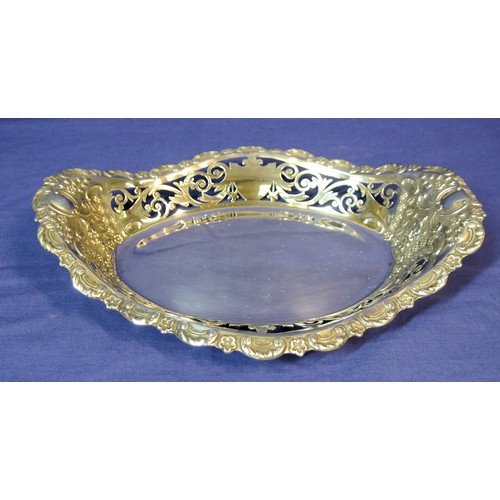 172 - Edwardian Birmingham silver oval dish with ornate scroll, shell and pierced decoration, dated 1901 4... 