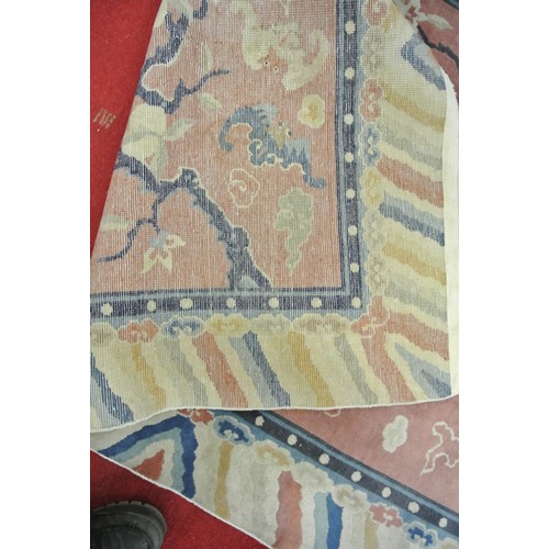 82 - Persian style rug with branch decoration 185 x 123 cm