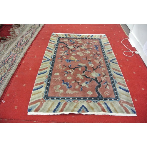 82 - Persian style rug with branch decoration 185 x 123 cm