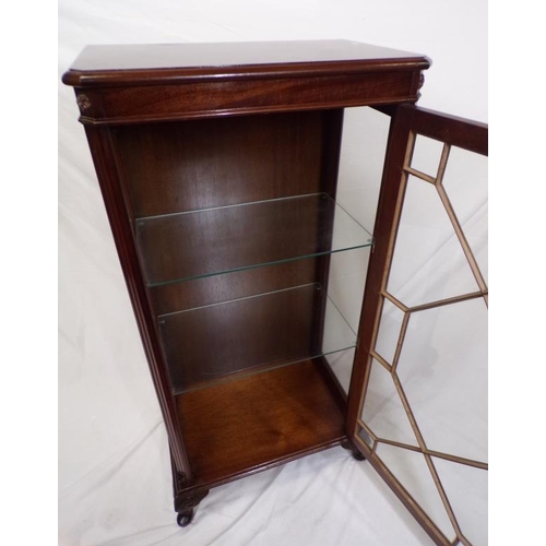 171 - Edwardian mahogany small display cabinet with astragal glazed doors, glass shelving, cabriole legs w... 