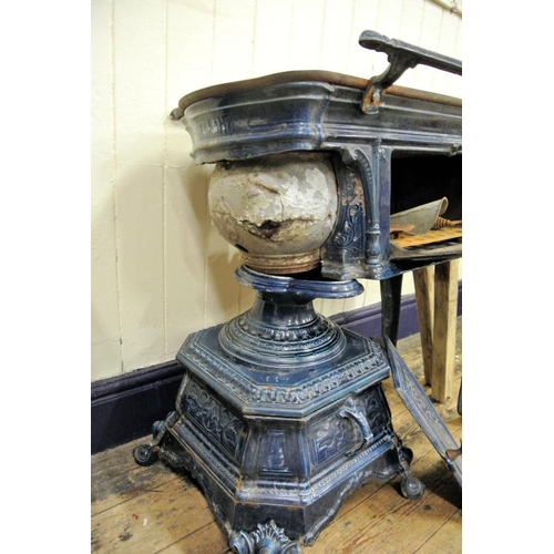 171 - Vintage French cast iron stove with round handles and foliate decoration