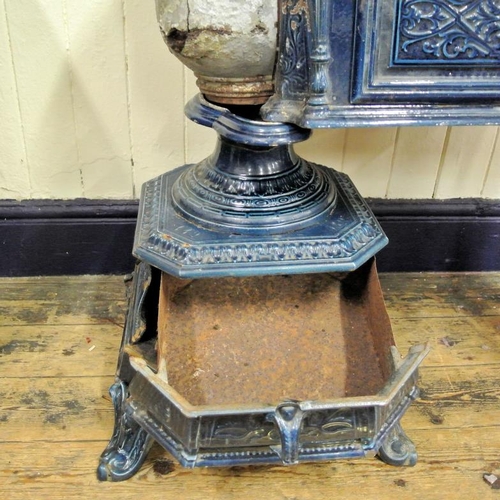 171 - Vintage French cast iron stove with round handles and foliate decoration