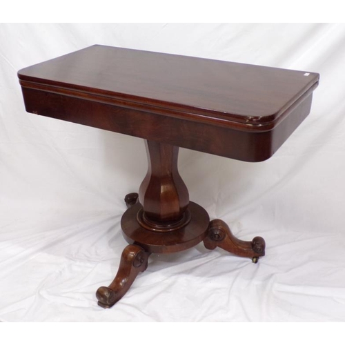 180 - William IV mahogany tea table with swivel fold-over top, baluster shaped column with collar, on circ... 