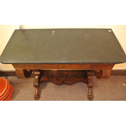 200 - Georgian mahogany console table with black marble top, cabriole columns, serpentine fronted stretche... 