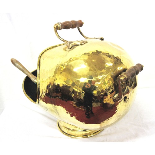 147 - Georgian style brass coal scuttle with shaped handles and on round base