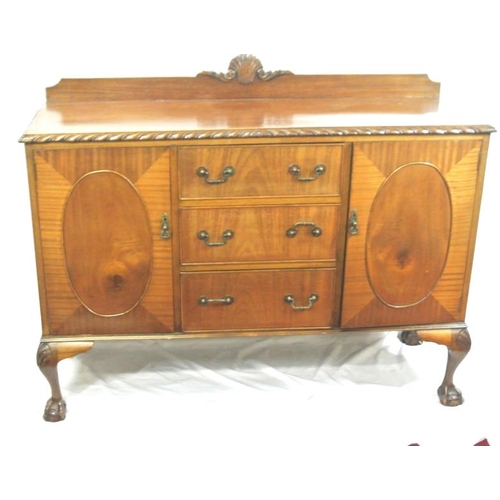 50 - Edwardian style mahogany sideboard with three central drawers, two shelved side presses with panelle... 