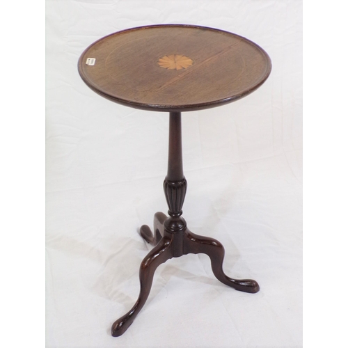 116 - Edwardian inlaid mahogany round wine or lamp table with raised border, shell inlay, vase turned colu... 