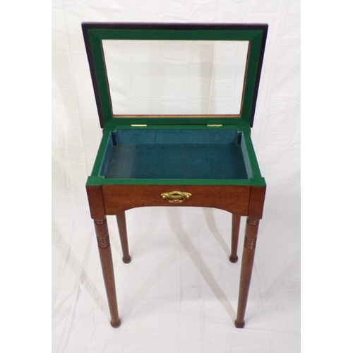 166 - Edwardian oak bijouterie table with glass topped lift-up lid, lined interior