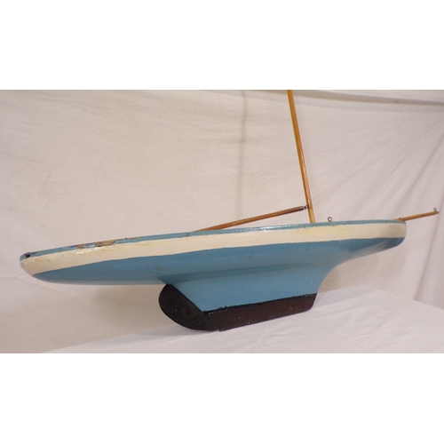 187 - Timber model yacht 'Bluebird'