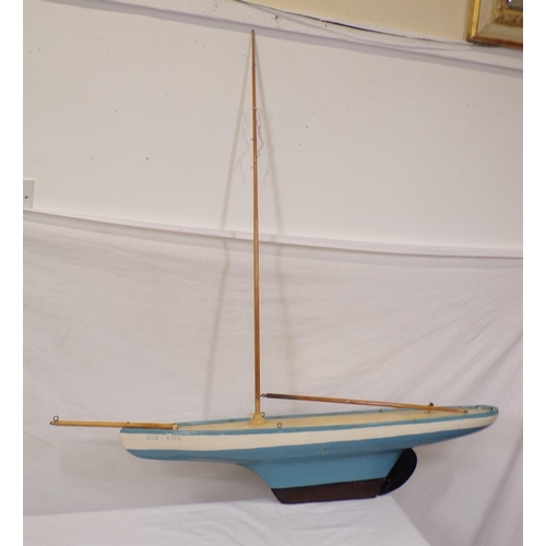 187 - Timber model yacht 'Bluebird'