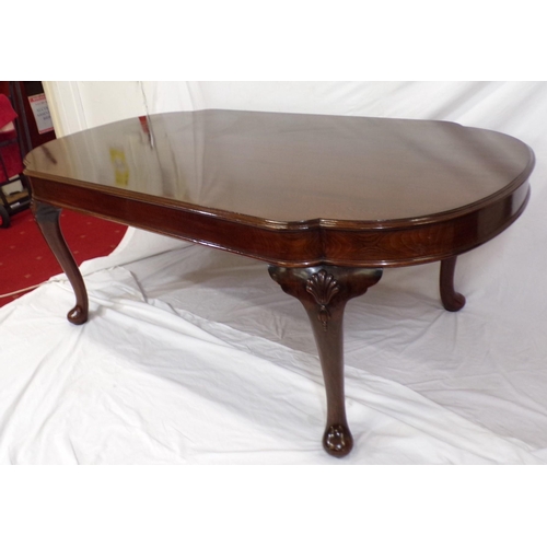 200 - Edwardian D-end dining or boardroom table with shaped borders, shell decorated cabriole legs with pa... 