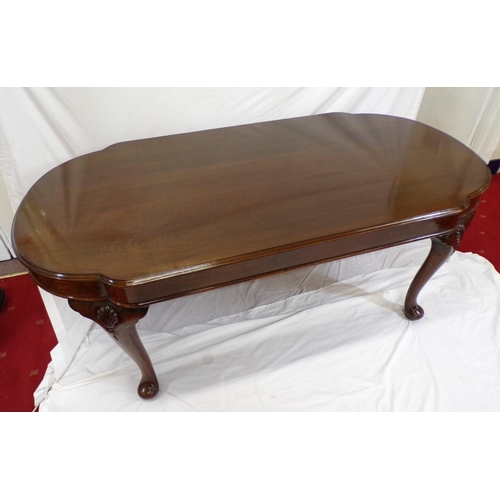 200 - Edwardian D-end dining or boardroom table with shaped borders, shell decorated cabriole legs with pa... 