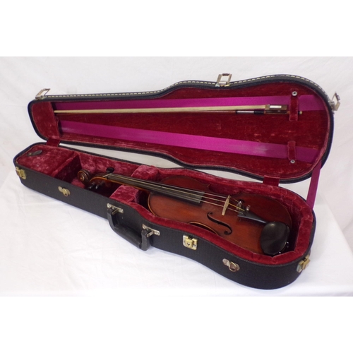 22 - Vintage French medio fino model violin, in fitted carrying case, with bow