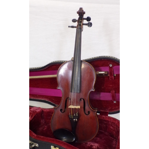 22 - Vintage French medio fino model violin, in fitted carrying case, with bow