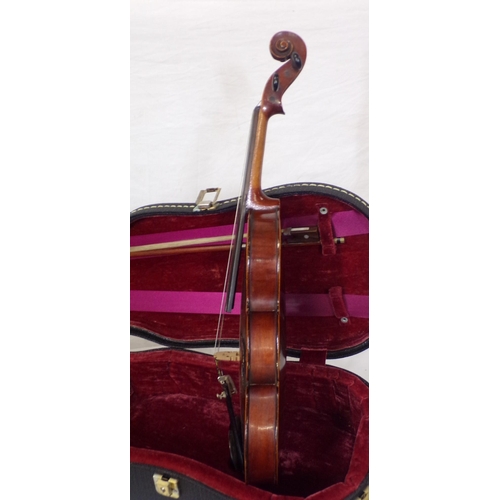 22 - Vintage French medio fino model violin, in fitted carrying case, with bow