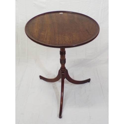 76 - Victorian mahogany round occasional table with raised rim