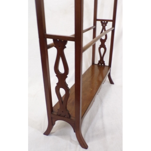 8 - Edwardian mahogany clothes horse with turned rails and shaped legs