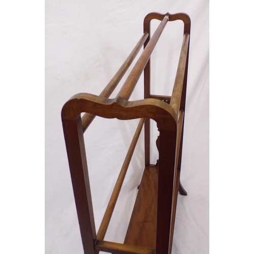 8 - Edwardian mahogany clothes horse with turned rails and shaped legs