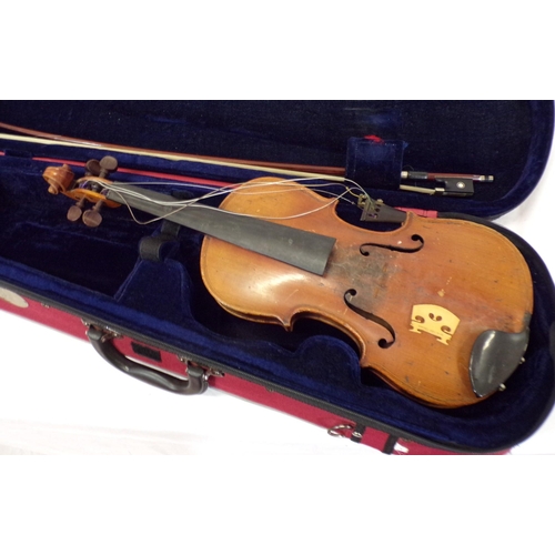 83 - Vintage violin in fitted carrying case, with bow