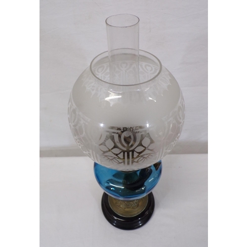 157 - Victorian table oil lamp with etched shade, blue tinted glass bowl, on round base