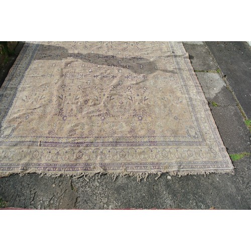 52 - 3 Iranian rugs, richly decorated. 270 x 210cm, 350 x 270cm, 260 x 200cm