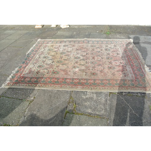 52 - 3 Iranian rugs, richly decorated. 270 x 210cm, 350 x 270cm, 260 x 200cm