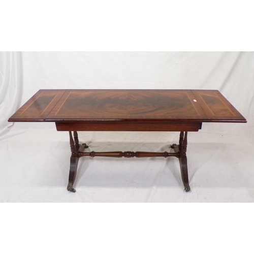 61 - Edwardian small sofa shaped coffee table with drop leaves and reeded legs