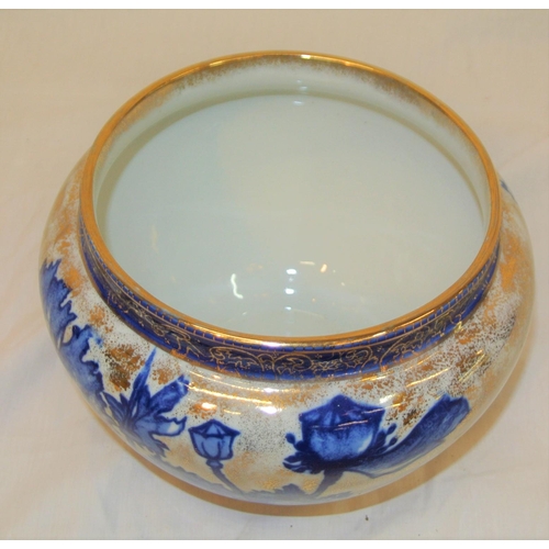 48 - Delft style bowl with ornate gilt and foliate decoration