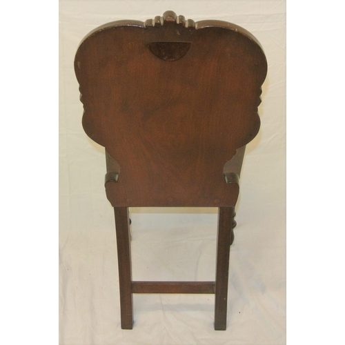 291 - Victorian mahogany hall chair with scroll and foliate decorated shaped back, on baluster turned legs