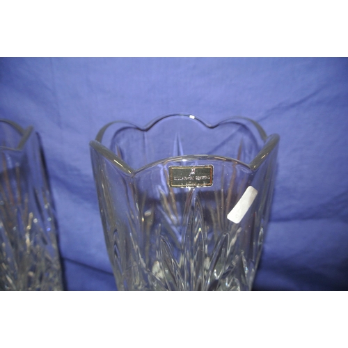 72 - Pair of Killarney crystal flower vases with wavy rims and faceted decoration