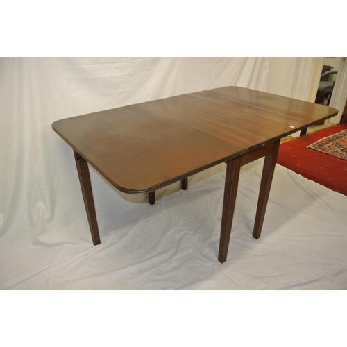 50 - Edwardian mahogany pembroke table with drop leraves, reeded borders, gateleg supports, on tapering l... 