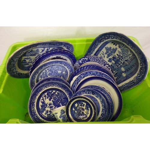 11 - Assorted lot of blue and white ware in box