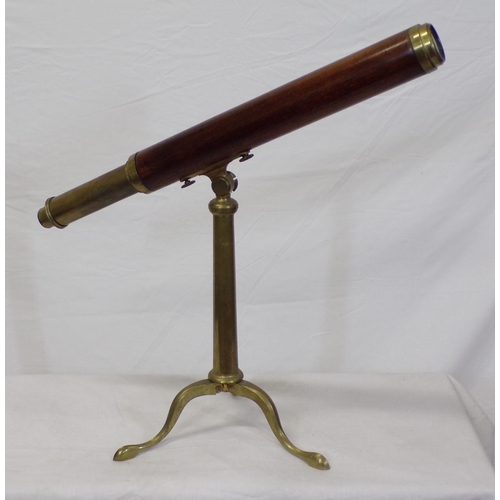 122 - Mariner's brass and timber extending telescope on  stand with adjustable base