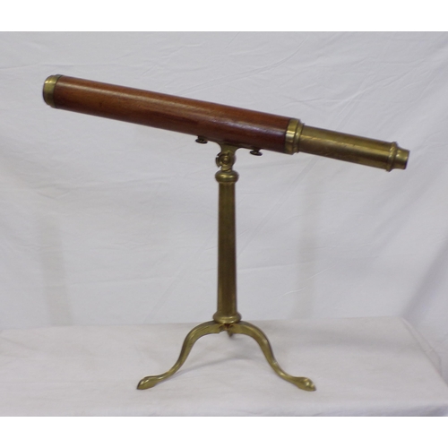 122 - Mariner's brass and timber extending telescope on  stand with adjustable base