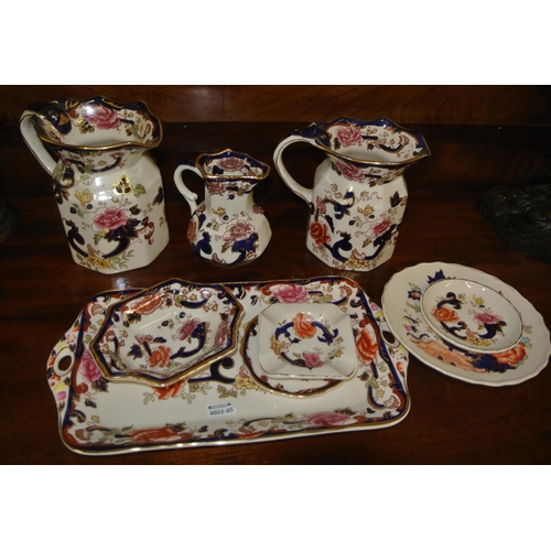 153 - Nine pieces of Masons Ironstone 'Mandalay' pattern with ornate gilt and foliate decoration