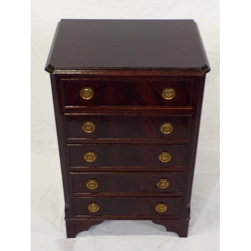 96 - Small Edwardian chest of five drawers with brass drop handles, on bracket feet