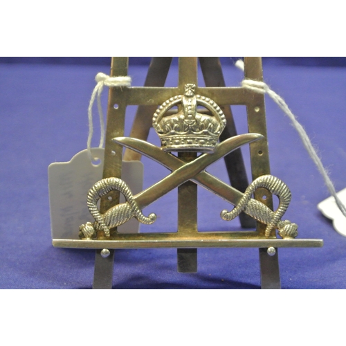 102 - George VII London silver Military menu card holder, 1915, with crossed swords. height 11cm X  7cm