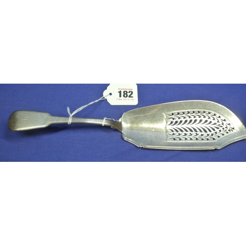 182 - George III London silver fish slice with crested fiddle pattern handle, by Richard Turner, 1817, 31c... 