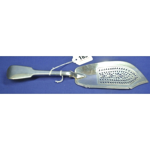 183 - George IV London silver fish slice with pierced decoration and fiddle pattern handle, by Morris & Mi... 