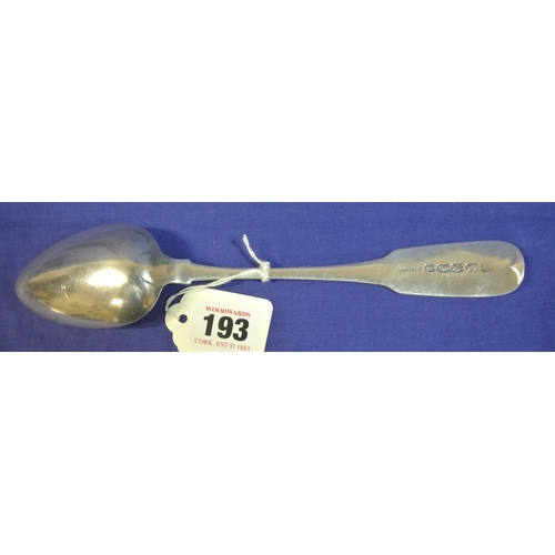 193 - Irish silver serving spoon with crested fiddle pattern handle, by John Pittar, Dublin 1807, 25cm, 62... 