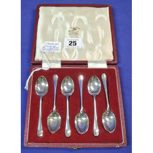 25 - Set of 6 English silver coffee spoons, in case, Sheffield 1969