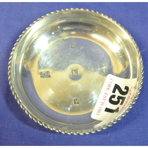 251 - Irish silver pin tray with gadroon rim, by William Egan & Sons, Cork 1966. 8cm diam. 46g