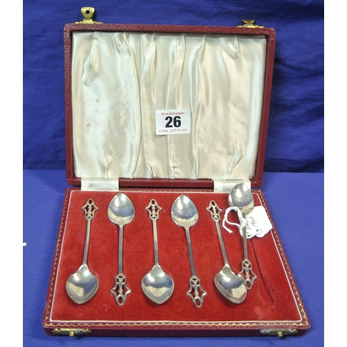 26 - Set of 6 English silver coffee spoons in case, Birmingham 1960