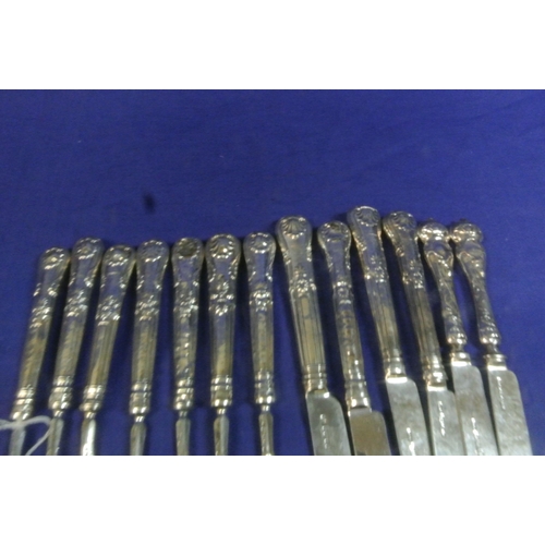 75 - 12 piece Sheffield silver fruit service with Kings pattern handles, 436g