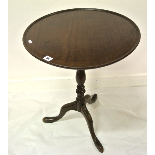 126 - Victorian mahogany round occasional table with tip-up top, baluster turned column, on hipped tripod