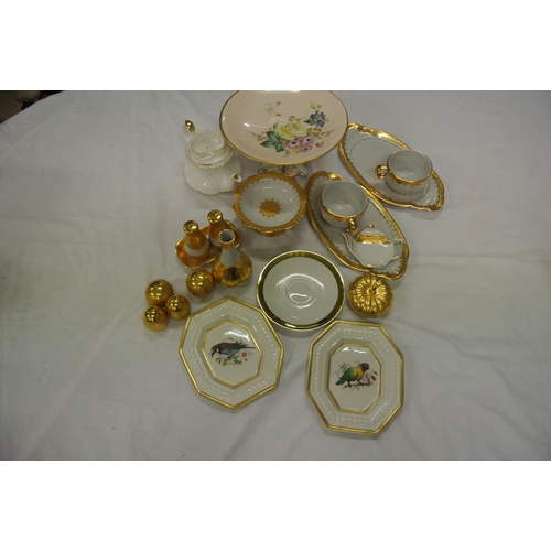 11 - Assorted lot of porcelain, etc in box